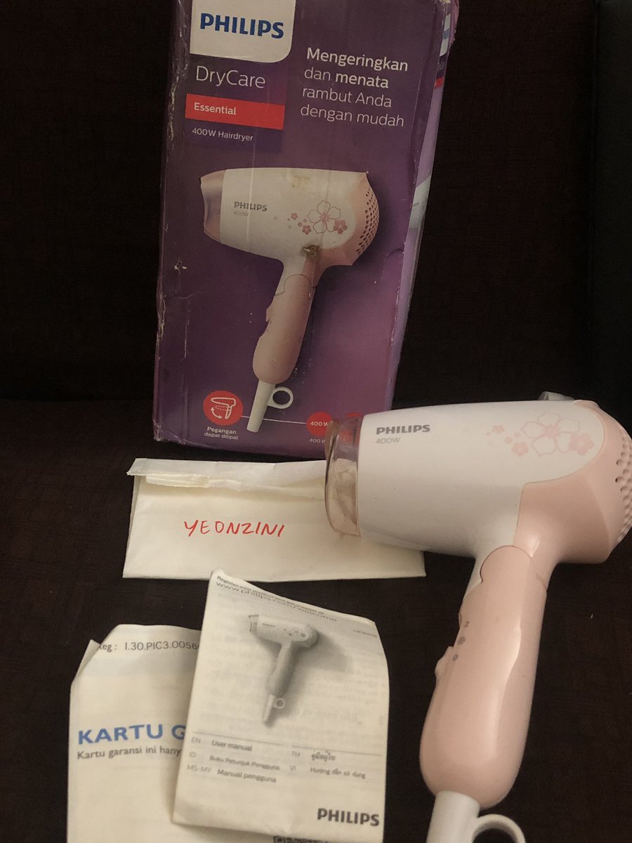 yeonzini's tweet photo. wts want to sell mau jual hair dryer preloved philips pink 400watt low watt 2 setelan (angin dingin &amp; panas). price: 120k, masih works perfectly cuma boxnya aja penyok

urgent bu bgt siap kirim, dom jaksel! 
link co: https://t.co/Uda1riveFH

BOLEH NEGO tp jangan terlalu jauh ya https://t.co/T87dugmxMs