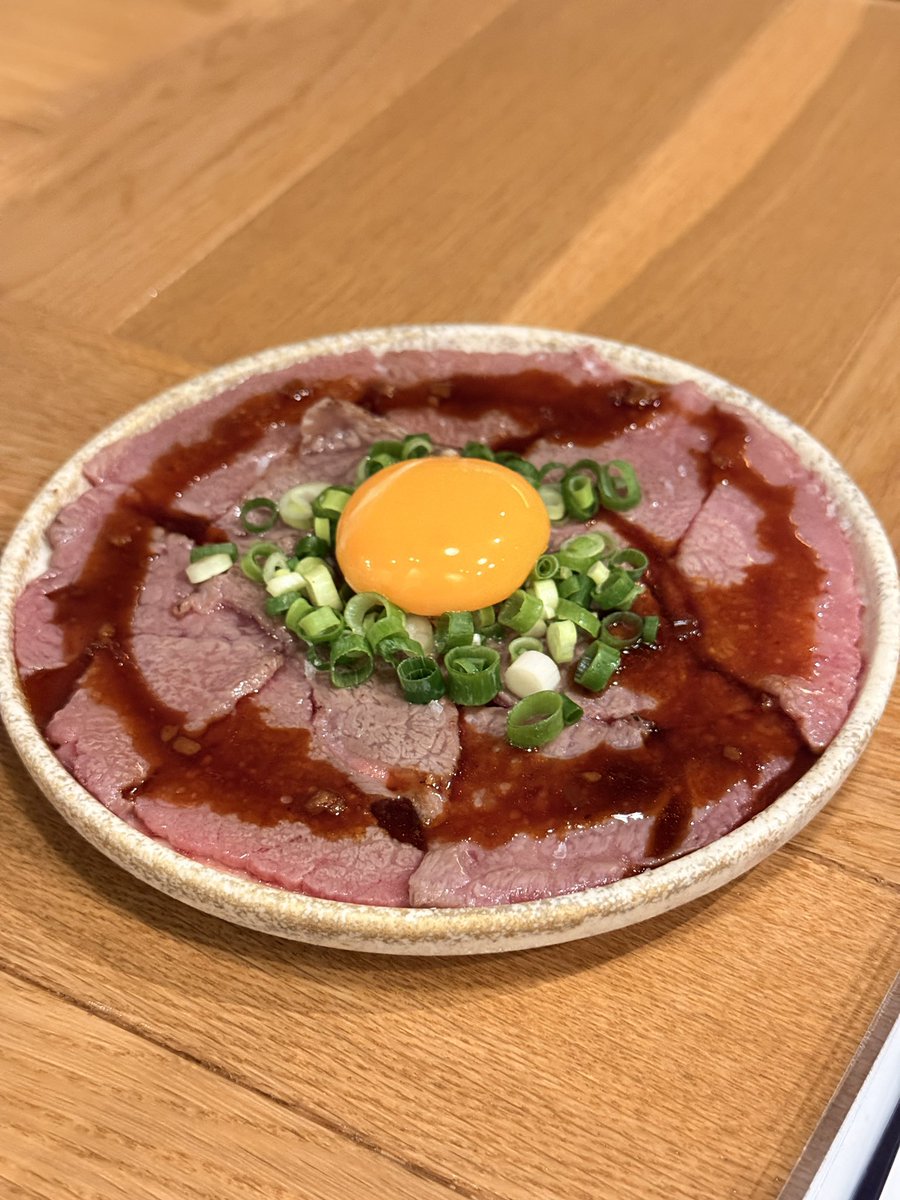apple_matsumo's tweet photo. 『アテ巻きとえびしゃぶ』
🦐 東京駅　ひまり商店 🦐

8/17グランドオープンの新店情報🍎
エビの頭で出汁がめちゃくちゃ出た鍋が最高なのと、アテ巻きもめちゃうんまい。

#東京グルメ #東京ランチ #東京ディナー #東京駅グルメ #東京駅ディナー #丸の内グルメ #丸の内ディナー https://t.co/c2fLNcm5DV
