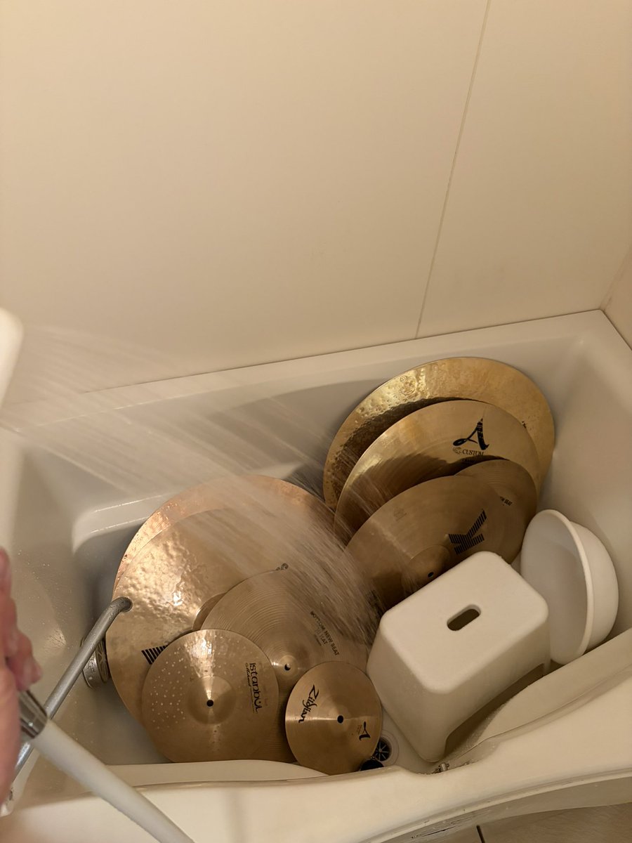ymdysk14's tweet photo. そこそこ綺麗になった
これからも割れずに良い音鳴らし続けていてくれよな https://t.co/ZpnLrSPDSf