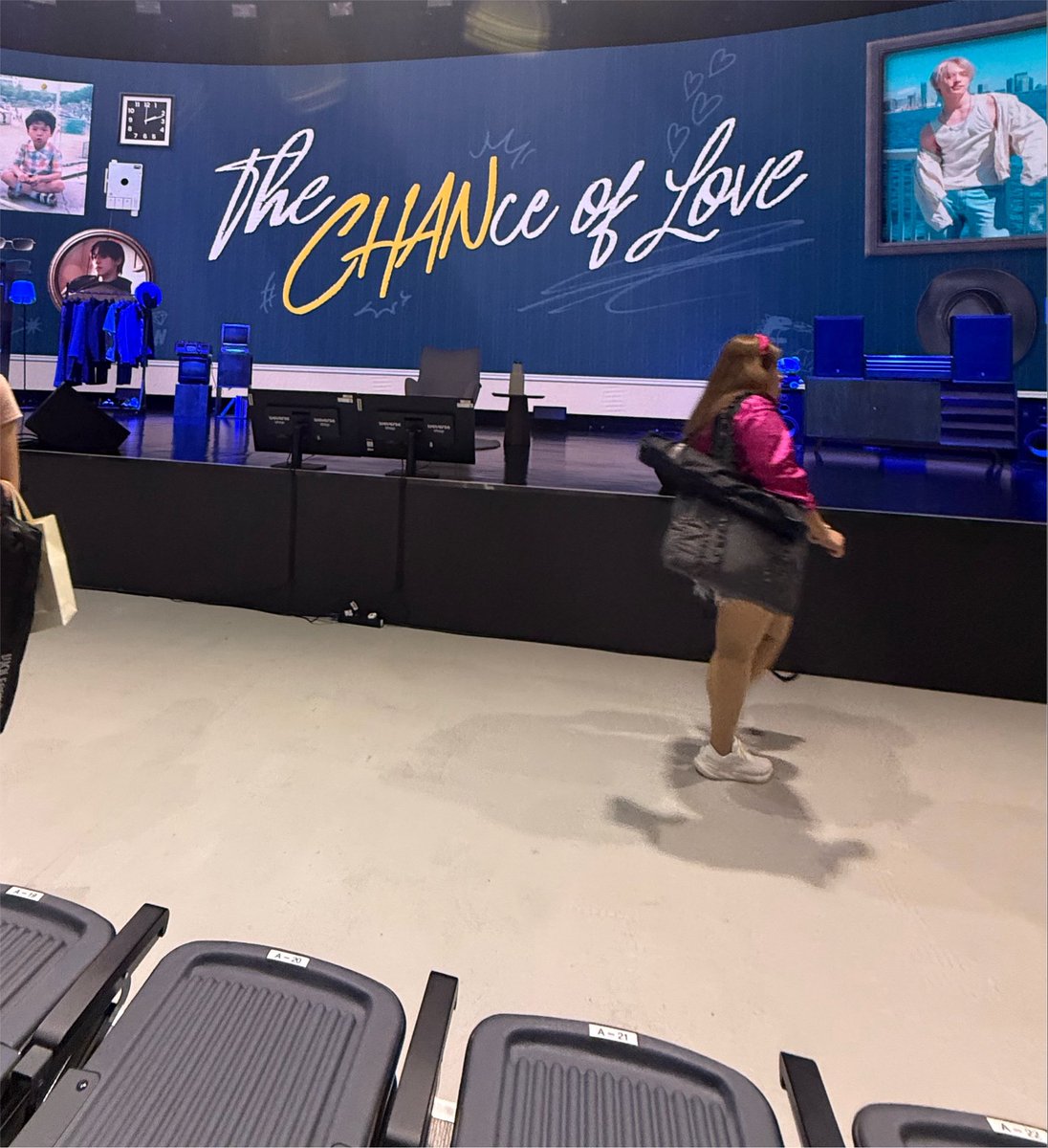 channi3rainb0ws's tweet photo. today's event... 
&amp; the seat was based on raffle.... https://t.co/RSSRowPBI9