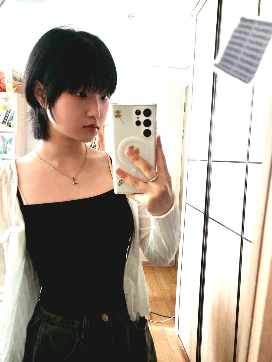 6uhe5's tweet photo. 인스타 하트 받고 자존감 올라가서 다시 올려뇨..♡ https://t.co/I9e448QFNP