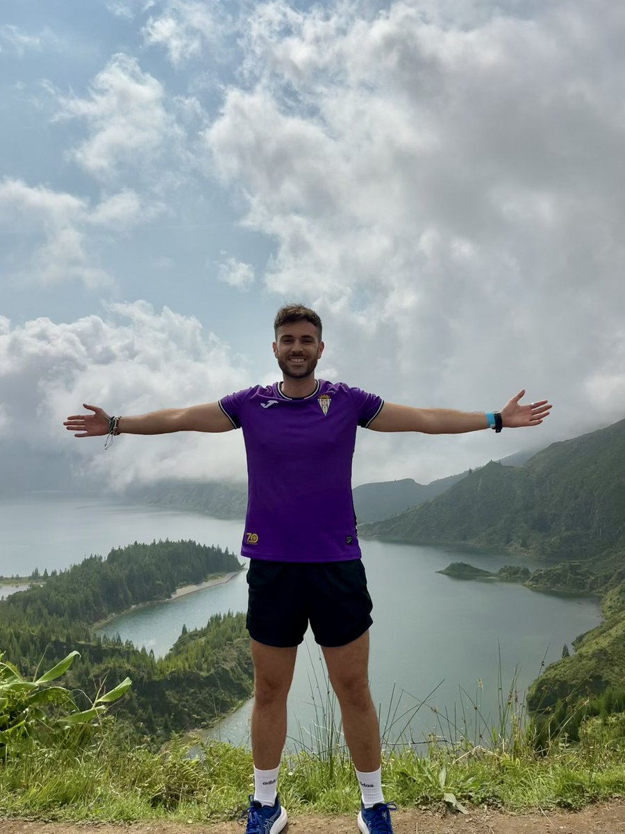 andriiu8's tweet photo. Desde las Azores, siempre con vosotros @CordobaCF_ofi a por ellos 🤍💚 https://t.co/XwHtErYkub