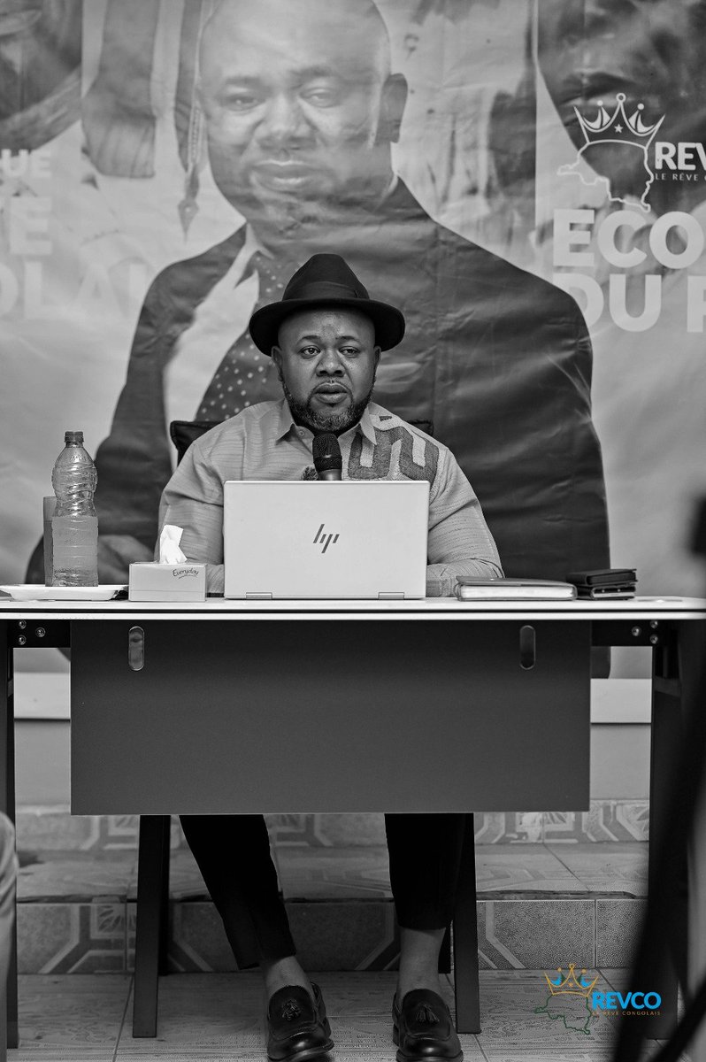 Revco_rdc's tweet photo. Ce samedi à l’École du Parti #REVCO, le Président National Fanfan MANSIANTIMA NDEFI a présenté les 3 premiers piliers pour transformer la RDC :
1. Valoriser le capital humain
2. Bâtir une éducation compétitive
3. Instaurer une culture du travail
Nos ressources ne deviennent des richesses que si elles sont transformées par nos talents.
Pour le REVCO, l'éducation est l'investissement stratégique n°1 : cap sur la qualité, le numérique, l'IA et l'entrepreneuriat ! #RDC
