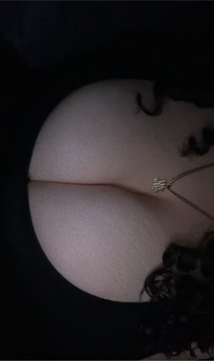 Shyliltease's tweet photo. was this distracting enough? 🫣 #nsfw https://t.co/S8EWF3Da79