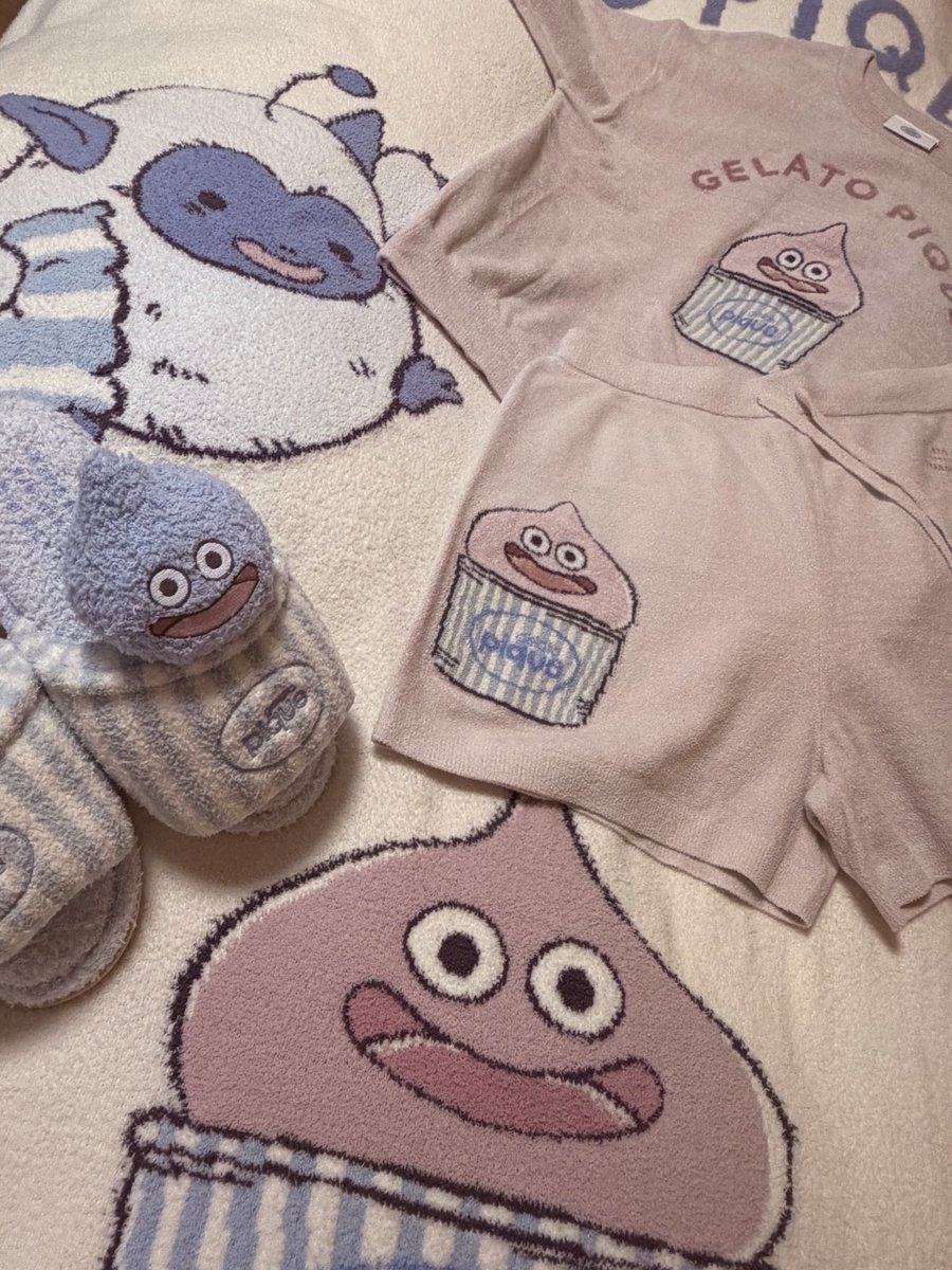 tipodqx's tweet photo. 台風で発送が遅れてたドラクエコラボのジェラピケが、やっと届いたのだっ🎀

可愛いだけじゃなく肌触りもよくて最強の癒し💕♡( ̳- ·̫ - ̳ˆ)))ｽﾘｽﾘ

カーディガンだけ永遠に出荷待ちなんだが😭 https://t.co/256Lm9snOP