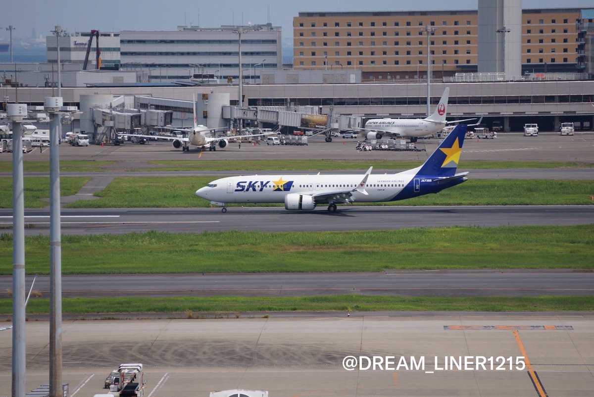 DREAM_LINER1215's tweet photo. 2026/8/9/RJTT/HND②
遠くに見えたスカイマーク達
どれも初めて撮りましたが、日本の会社としては初めての38mを両方撮れたのはラッキーでした！
1枚目:ピカチュウジェットBC2/JA73NG
2枚目:B737max8/JA738A
3枚目:B737max8/JA738B
#B737max
#ポケモンジェット https://t.co/5gWlCo9rmE