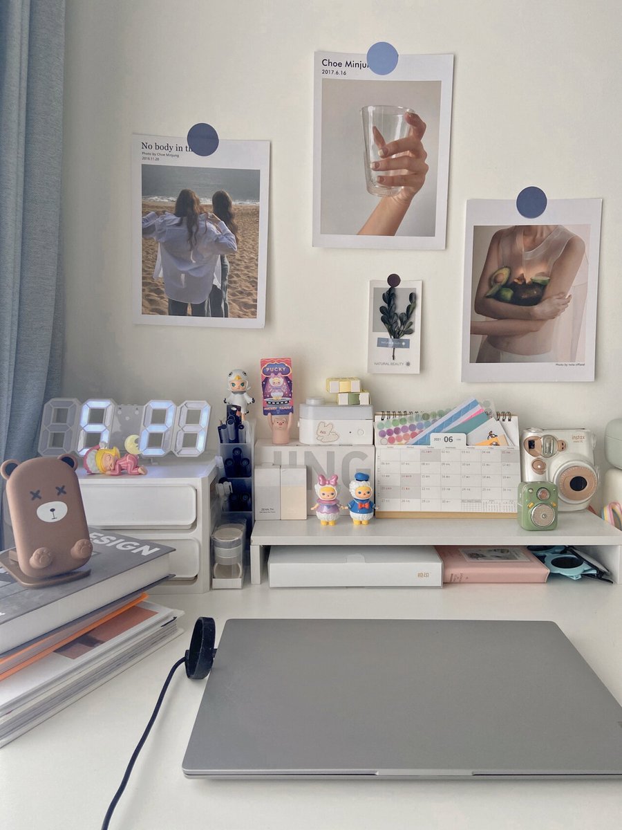 shuvidusha's tweet photo. Transform your desk into a calm productivity zone with a small potted succulent, a wireless keyboard, and minimal stationery—less clutter, more focus. https://t.co/0bTybRPbgq