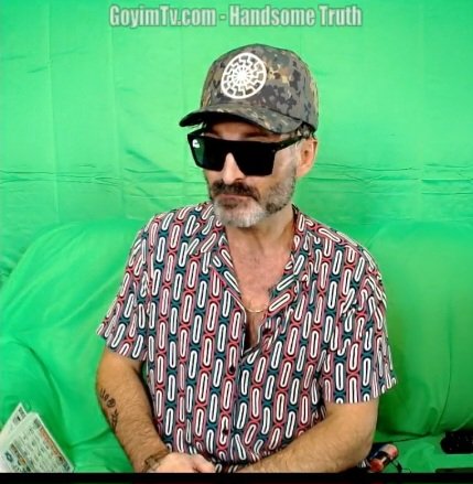 JohnSmithr2dd's tweet photo. Look how aids ridden Handsometruth is now. Ever since he disrespected jesus @Jakeesposito22 @14Noah88 @ELLEL1234 @eldenraclst @Hand_some_truth https://t.co/zkHNCFMjG7