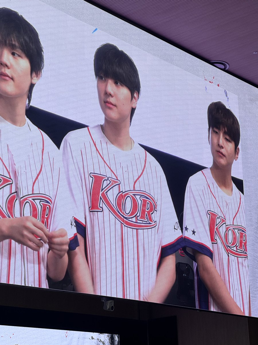 MAX848869565547's tweet photo. 맥스가 왜이리 차카니 https://t.co/LT384oeTdt
