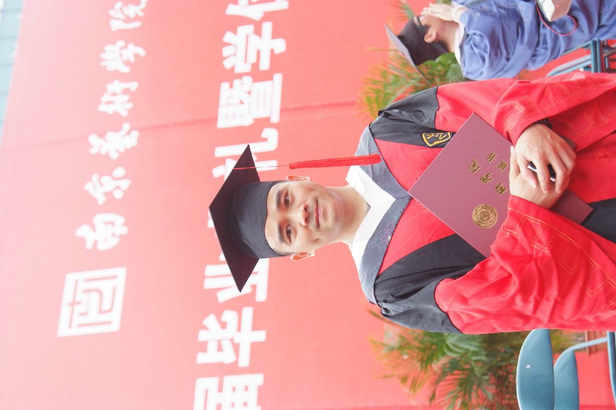 srpcmm's tweet photo. Graduation check: cap on, diploma in hand, and so many amazing memories packed in these four years.  Proud of how far we’ve all come! https://t.co/pXxwjDxoWq