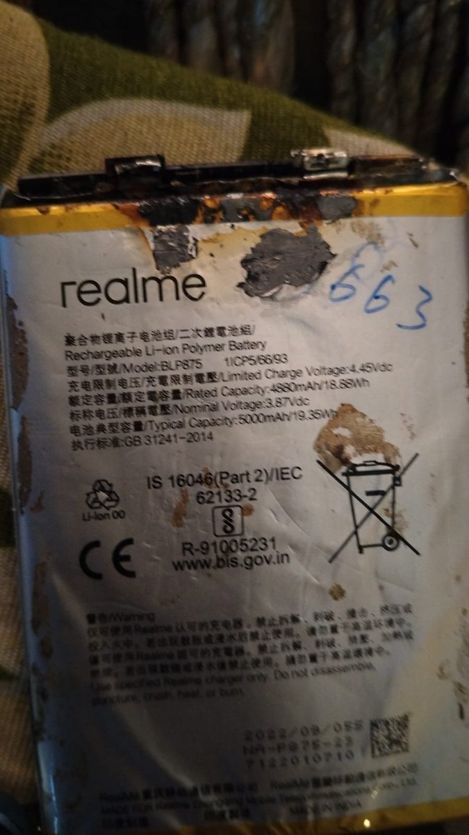 Arzpari's tweet photo. @realmeIndia @realmenarzoIN @madhavsheth1 @jagograhakjago
7 day pass,no money refund/mobile change by the realme after realme Narzo 50 get blast in pocket,I went to realme service centre Bareilly they return mobile,now staff not receiving call no response.
Don't buy realme phone. https://t.co/0c5ng9YRFY