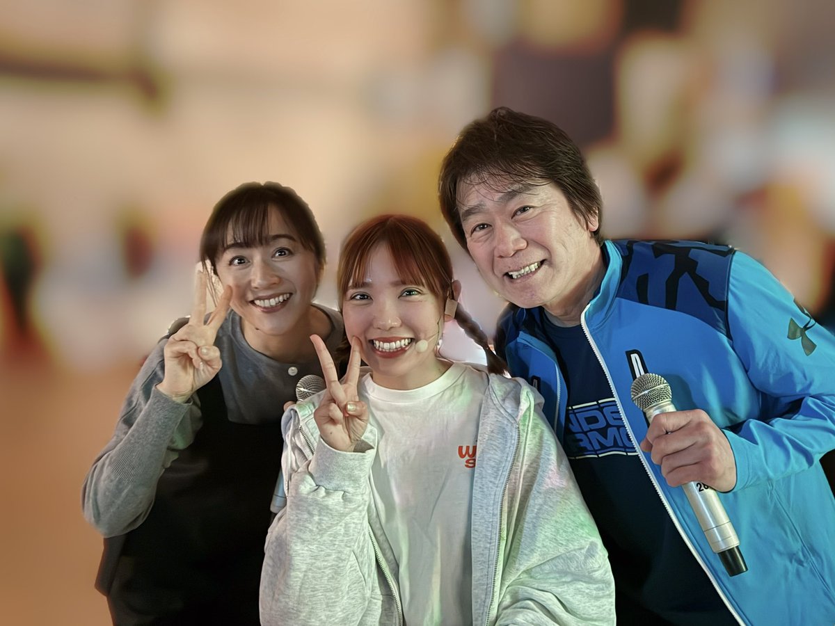 mkh0614's tweet photo. こどもの頃、地元徳島に来てくれた「おかあさんといっしょ」の収録に参加したことがあります😳🌈

けんたろうお兄さん、あゆみお姉さん、弘道お兄さん、ちかお姉さんと、今こうして大人になって一緒にステージに立てるなんて…✨✨✨
変わらない優しさと、歌声を聴くたびに広がるワクワクで、胸がいっぱいになりました。

歌い続けてきて、ウェイキーになれて、本当によかったなぁ🎤🌟🎧🧡
また皆さんとうたでお会いできますように！ありがとうございました！！

#うたであえたら
#TheWakeyShow
#ウェイキー
#幹葉