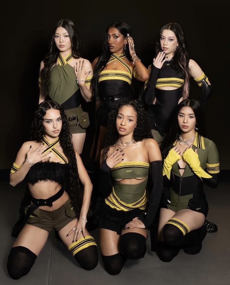 slutforsophiaz's tweet photo. no way in hell u look at katseye and think they're meant to sing touch touch touch touch touch for the entirety of their career https://t.co/w4xSkrNNut