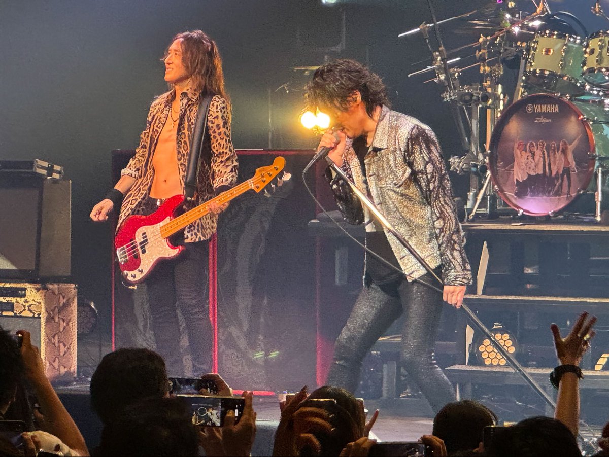 SOLIDrefrain's tweet photo. 2026.08.15
２人とも体型維持が素晴らしい。
格好良いとはこういう事サ！
#LUNASEA
#LUNAPIC
#UNENDINGJOURNEY
#LUNASEA全国ツアー 
#山形 https://t.co/zSh5gII1lP