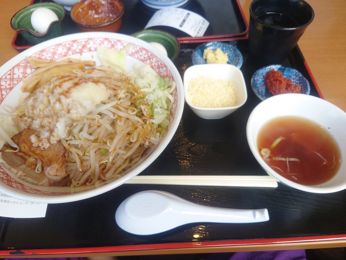 V02_R26's tweet photo. 萩ノ宮製麺所 佐沼店
G系油そばペチカ ニンニクショウガチーズ辛味半熟卵
昨日の昼食った、安定の美味さ🍜
ただBBQ前にガッツリ食うのはいかないと学びました(適当) https://t.co/Fx4RQ3OCro