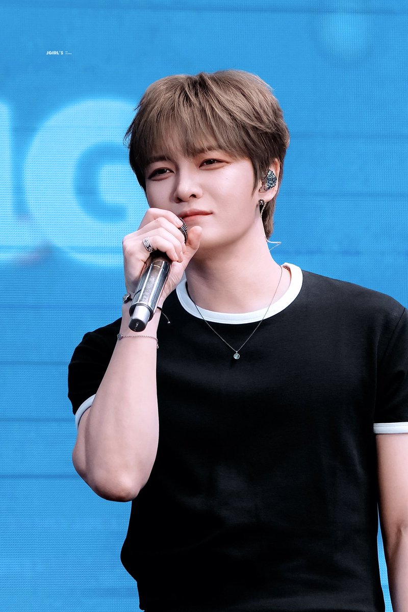 Jgirls21's tweet photo. 260816 SHENZHEN FAN MEETING

👏👏👏
@bornfreeonekiss 
#JAEJOONG #金在中 #ジェジュン #김재중 #JJ #kimjaejoong https://t.co/5bgCcQC7PX