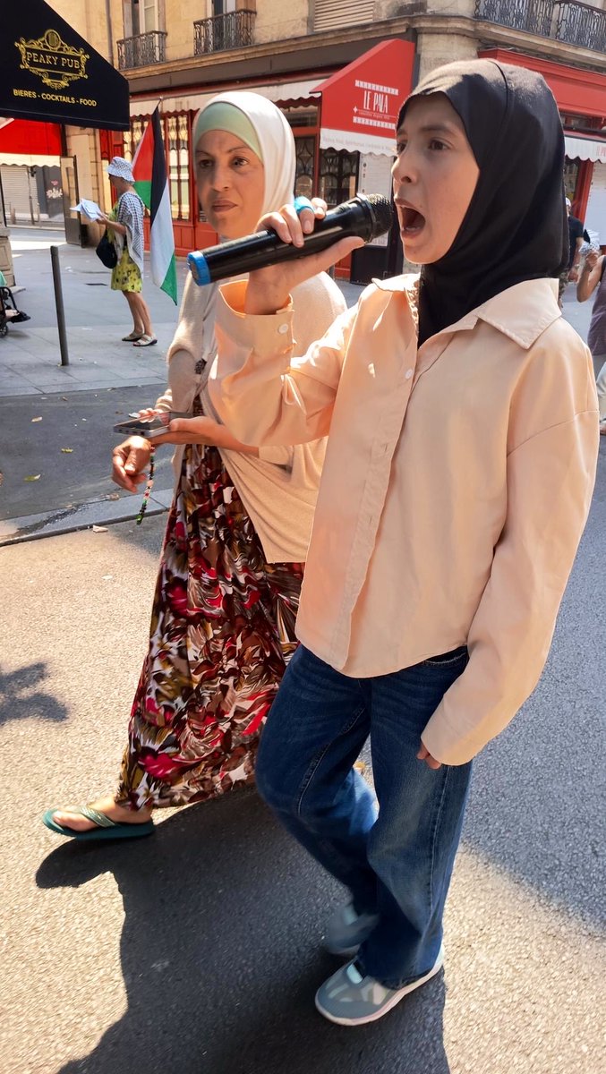 ComiteAction's tweet photo. 1/4 Retour sur la 147e mobilisation du CAP à Bordeaux le 15 août  en soutien à la cause du peuple🇵🇸 et de tous les peuples opprimés par l’impérialisme américano-sioniste 
Merci à tous les  infatigables soutiens de la 🇵🇸, présents tous les samedis 
#Gaza #Bordeaux #Liban #Iran https://t.co/9gQx5Hlu5B