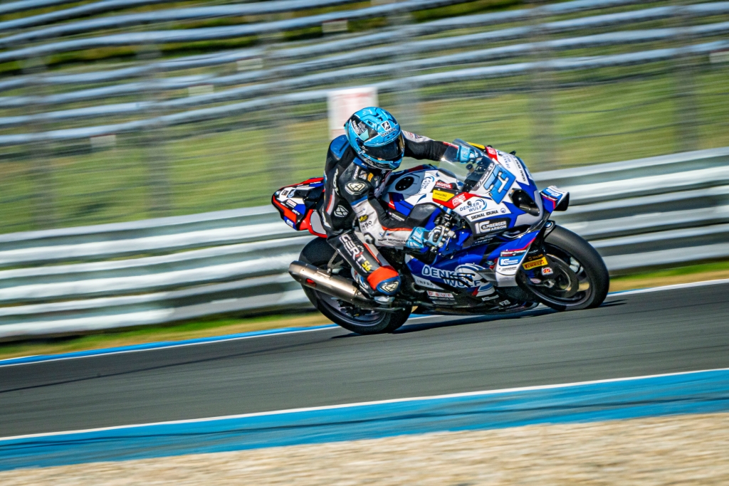MarcelSchrotter's tweet photo. #2026EUROMOTO #SBK Assen 🇳🇱
#Superpole2 Result: 🅿️3️⃣ - 1´37.461 +0.445
#FrontRowStart for Sunday's Race1️⃣ at 13:10 and Race2️⃣ at 16:55 LT
#MS23 with #GERT56 at @ttcircuitassen
#BMW #M1000RR
#SHARK
#IXON
#Alpinestars https://t.co/WjvXarP3fE