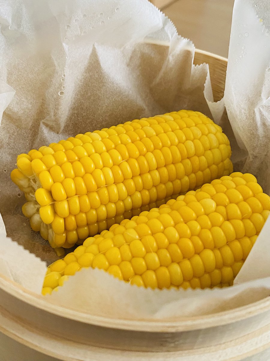 okayuinhcm's tweet photo. とうもろこしを蒸した🌽 https://t.co/hMMvIVj5g7