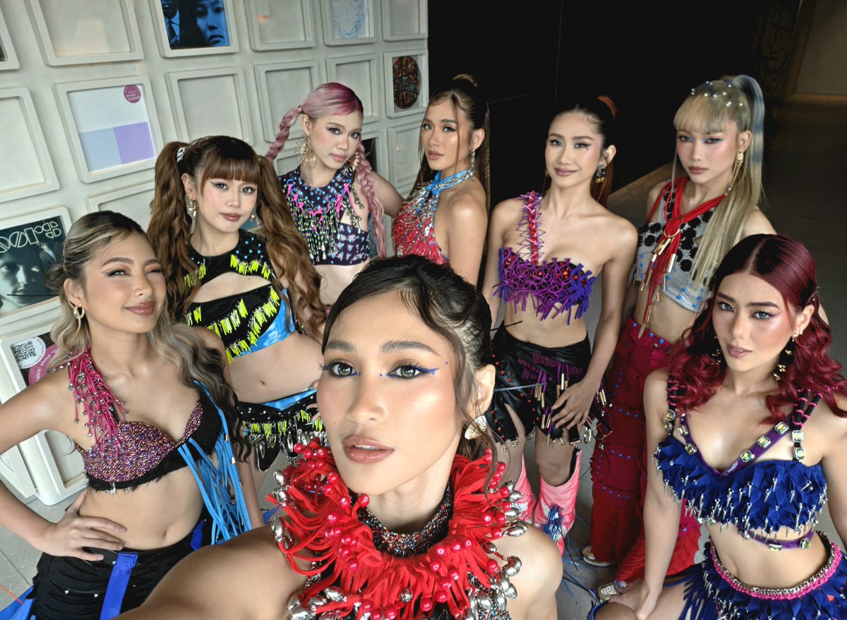 bloom_weverse's tweet photo. Tokyo,what a way to wrap up our Summer Sonic debut! 🗼

Thank you for singing, jumping,and making this experience one we'll always cherish.✨ありがとう,また会いましょう! 🇯🇵💖

Our signal doesn't end here... 📡 See you at the next stops of the BINI Signals World Tour, Blooms! 🌸 https://t.co/4zbvPtlLRW