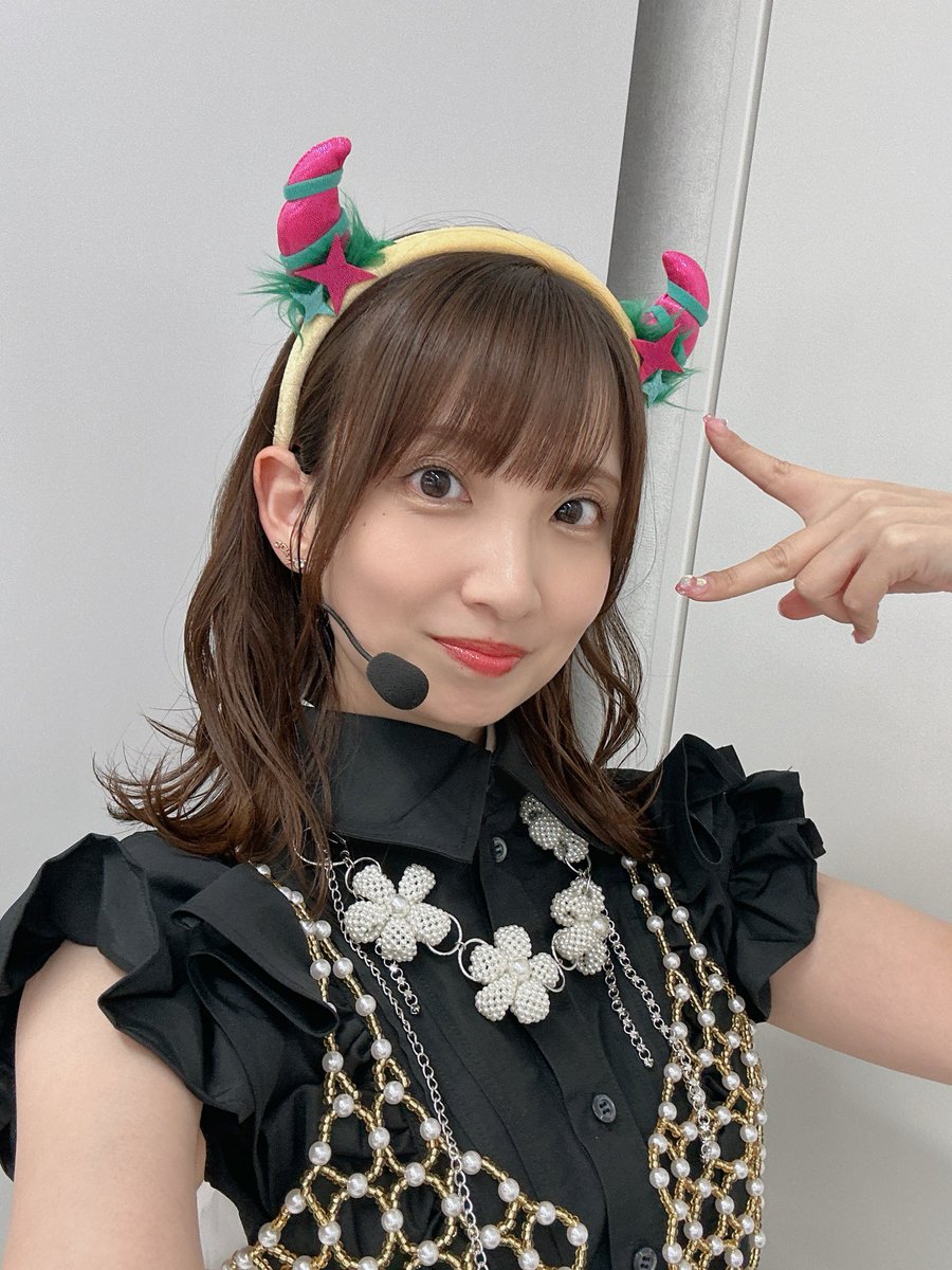 rumirumi_81pro's tweet photo. TVアニメ【#推しの子】スペシャルイベント #苺プロファン感謝祭 2026昼の部ありがとうございました💛
今回はマンガ【推しの子】展で購入したカチューシャを装着して出演しました😈🌟
夜の部もよろしくお願いします！！ https://t.co/Qp5Ait5hJX