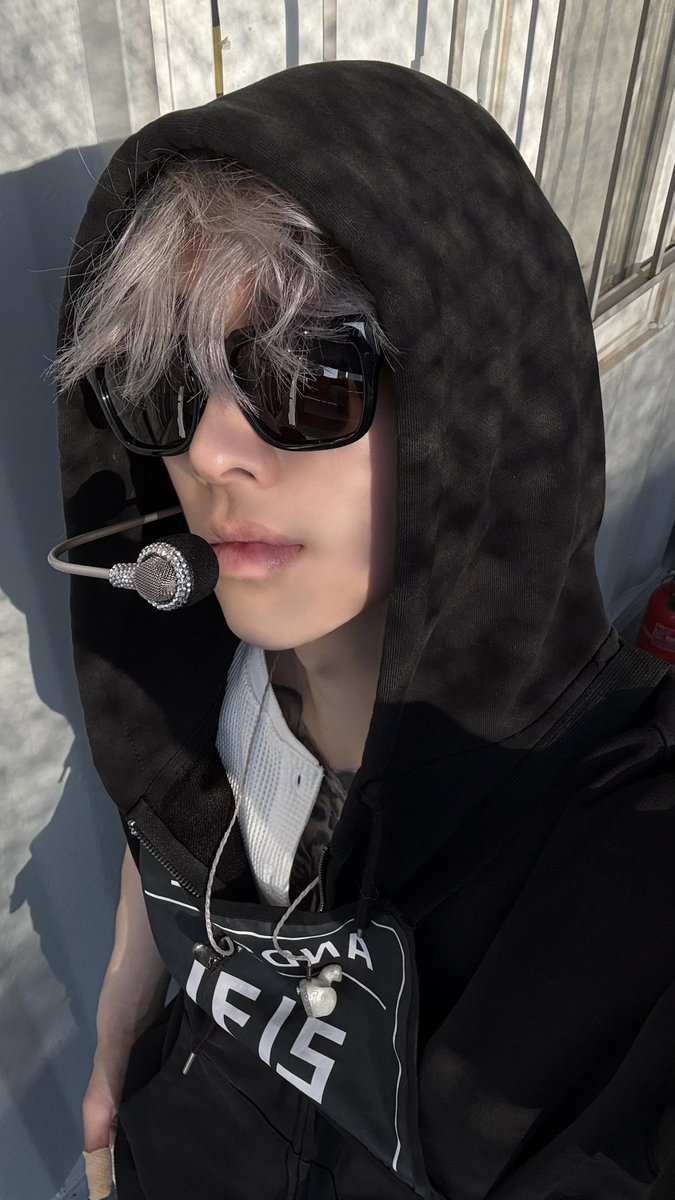 Rickchtp_archiv's tweet photo. 💌260816   

🐈 📸😼
🐈 핸드폰 안에 이거 있네
🐈 아니 옛날이었어
🐈 리허설 직전 https://t.co/bL9SI1aoBo