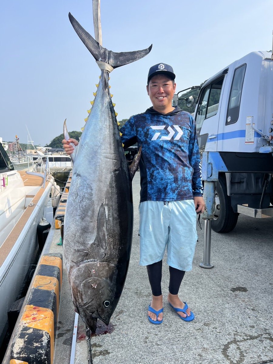 aoyagi3434's tweet photo. この度、伊志嶺建太はハイサイ探偵団の専属メンバーを脱退することとなりました。
応援してくださった皆様、関係者の皆様、そしてメンバーには心から感謝しています。
これからもハイサイ探偵団への変わらぬご声援をよろしくお願いします。
今まで本当にありがとうございました。 https://t.co/EItGQa4KBc