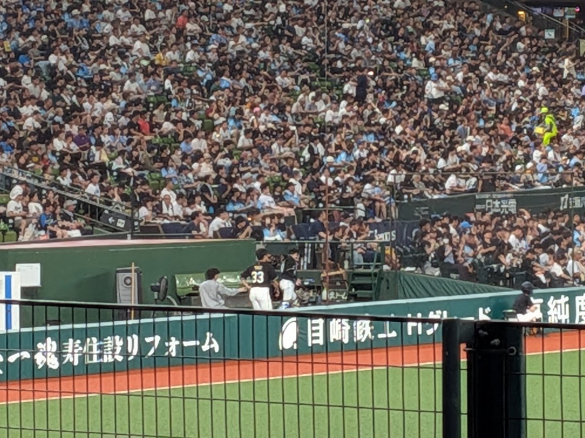 b7b1xd's tweet photo. 現地では…
#chibalotte https://t.co/DSrRTKds2C