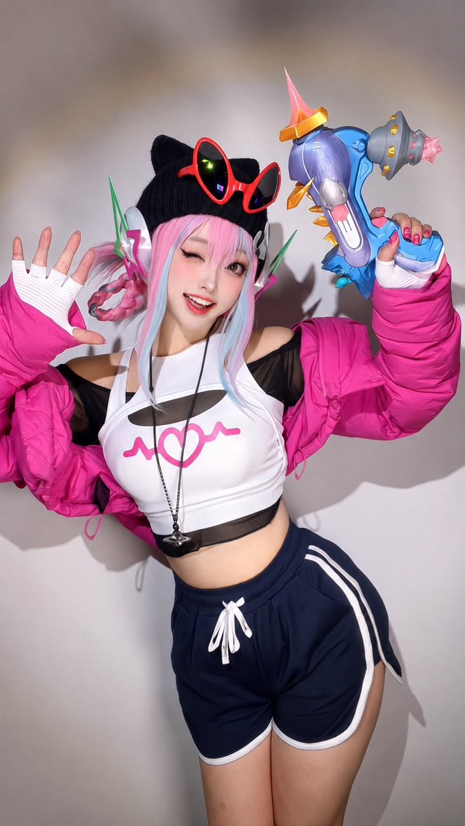 supportsoles's tweet photo. ㅤ
ㅤ
Dressing up on earth is so fun !!

This is so cute , right ?! 
ㅤ
ㅤ https://t.co/DOWtXBBqiS