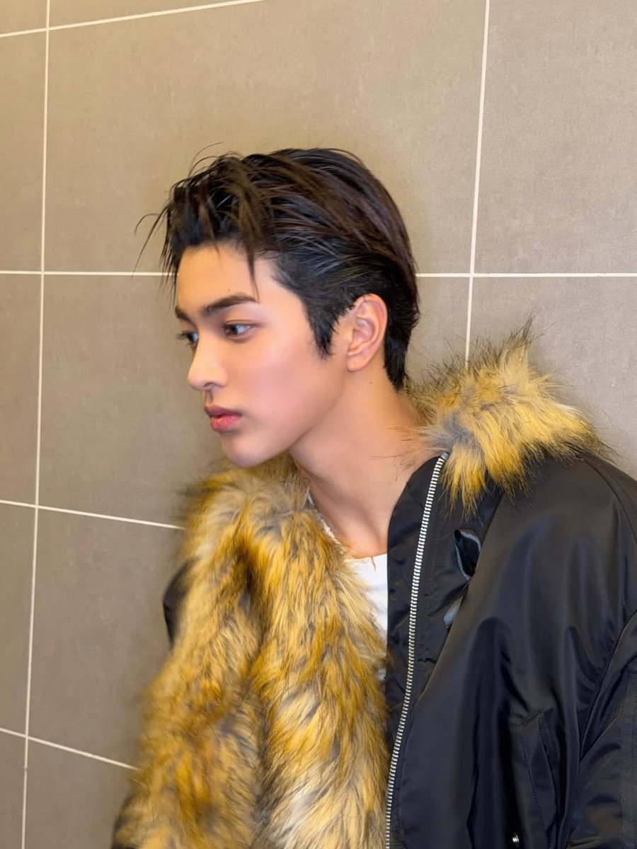 attbramkk's tweet photo. @KH_CN_fanbase KEONHO leaves a clear mark on the HOGAN EFFECT with his IKEONIC style

KEONHO SHAKES UP CALIFORNIA

#KeonhoSetsTheScene
#KEONHO #건호 https://t.co/NjAoHjefdu