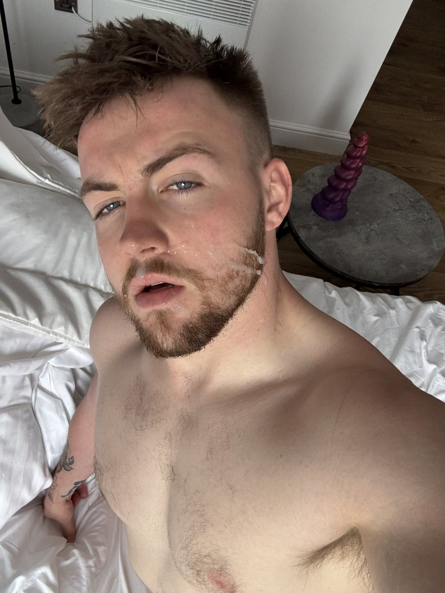 maxarl0's tweet photo. that was a fun way to start the day 😈 bouncing on my toy while a Daddy wanks and shoots all over my face https://t.co/9JpodUnTTp