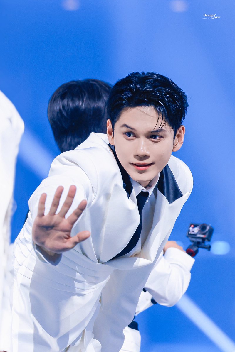 Orange_osw's tweet photo. 260815 KCON LA💙
#옹성우 #ONGSEONGWU #องซองอู #WANNAONE https://t.co/yGCv3NsfnR