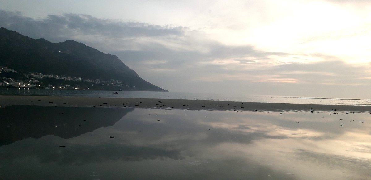 Ivor1B's tweet photo. @asterisque79 You need to see False Bay. Cape Town. South Africa. Travel and Tourism. SA Tourism. Photography. #travel #tourist #tourism #SATourism #SouthAfrica #westerncape #CapeTown #photo #Photography #ivorb #travelmassive #lovecapetown #TravelMassiveCT #falsebay #GordonsBay #capewhalecoast https://t.co/uiIfgKDJyr