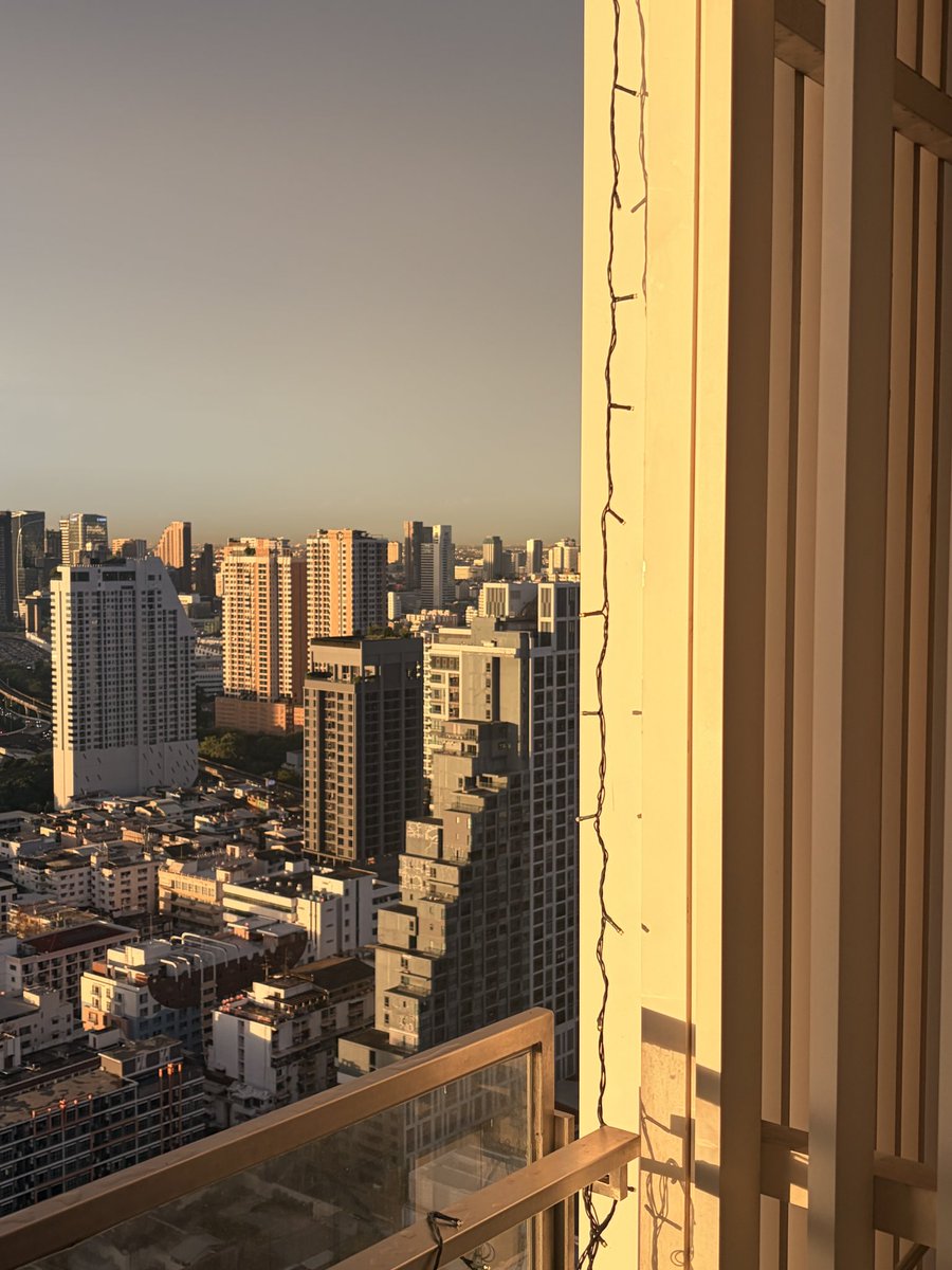 willbakerships's tweet photo. in late 2024 i moved to thailand with a laptop, a phone and a few clothes

i was a freelance web designer with inconsistent income (sometimes $5k in a month, sometimes $0)

in mid-2025, i started making mobile apps, and it took me 5-6 months to get to $10k/mo with mobile apps (only about $2-3k of that was profit)

in early 2026, i started posting on X, making b2b saas, and my income 4-5x’d (mostly profit)

i had no idea what my journey was going to be - but i always had the stress of being broke motivating me to explore new avenues and push harder

throwing myself in the deep end, moving to thailand, was the best decision i’ve ever made