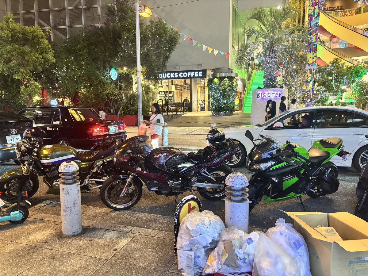 iw_np1's tweet photo. バイクで初アメ村っ
横2台めっちゃ写真撮られてたのにうちの子スルーで萎え萎え https://t.co/Lx5wI0OBwz