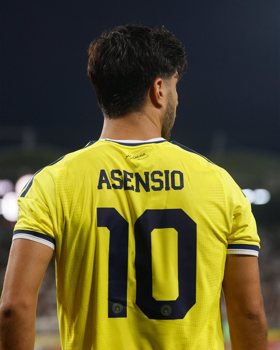salcareyiz's tweet photo. Aykut kocaman gelirse asensio’yu yiyecek dediniz herkesin istediği ismail kartal geldi şimdi o sessiz sedasız adamı yemeye kalkıyor ama kimse sesini çıkarmıyor hiç kusura bakmayın benim ikinci alex vakasına karnım tok. Seni satanı bizde satarız. https://t.co/tPL95OQ99M