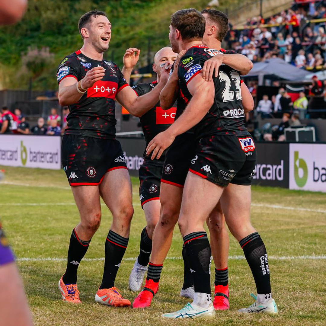 WiganWarriorsRL's tweet photo. The Try β‘οΈ The Celebrations.
Kian McDermott acrobatically scored his second try of the season in Round 23.
#WWRL #SLBRAWIG https://t.co/vJ1JUEuG7J
