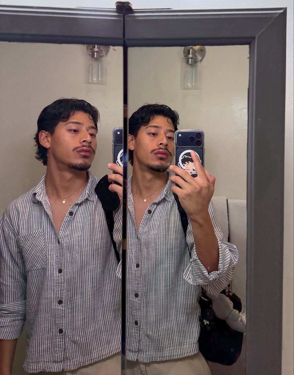 ratthew444's tweet photo. hair is growing in https://t.co/u4gO0kh728