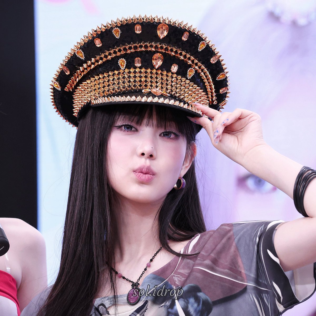Solmate_M's tweet photo. 20260814 hellolive
μμν μ§νκ΄λλ§μ λ°λ₯΄κ² μ΅λλ€β¦π«‘
#KiiiKiii #Leesol #ν€ν€ #μ΄μ #FallinSol https://t.co/KwNWd34Bje