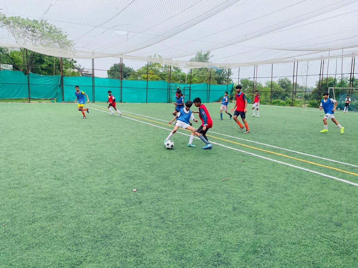 slumsoccer's tweet photo. Our U-14 Boys and Girls Excellence Team recently participated in the SFC High-Performance Camp Trials, conducted by Kalpana Das, an AFC A Licence Coach from the @HCL_Foundation. This development &amp; training will definitely help young athletes to reach their full potential. https://t.co/5VfGR3eGGs