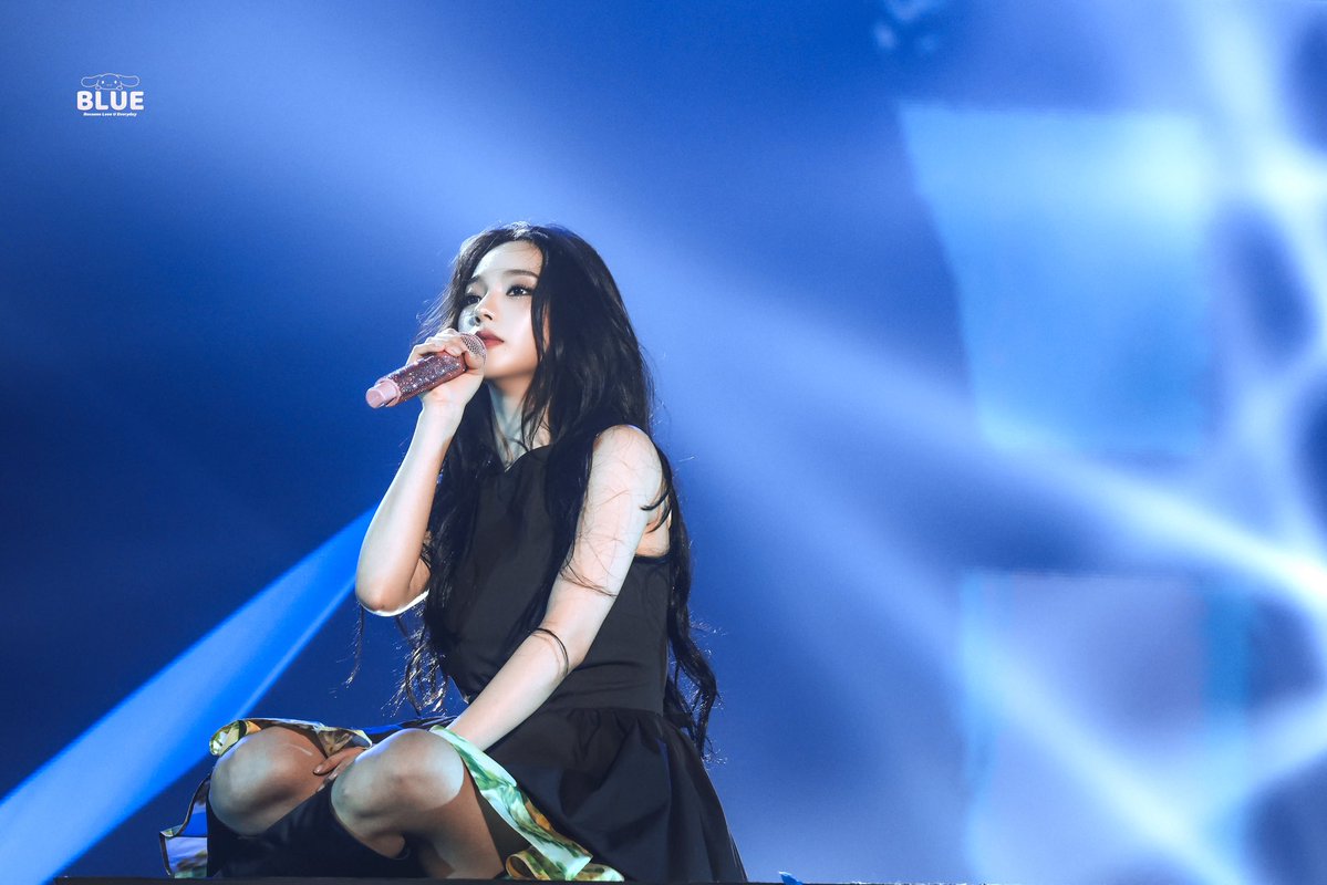blue_karina_'s tweet photo. 260807 aespa 2026-27 LIVE TOUR -SYNK: COMPLaeXITY IN SEOUL

#에스파 #aespa 
#카리나 #Karina https://t.co/WzGPZI4Pgw