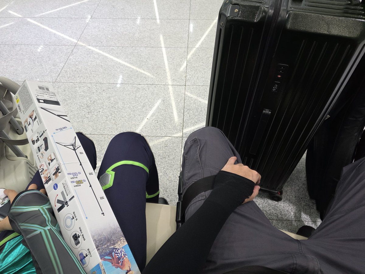 H_luci_07's tweet photo. #VCT #VCT_Pacific #발로란트 #출근

VCT Pacific 19:00 경기 직관 출근 완료

20260816_VCT Pacific
ISO : @choo54415
NEON : @ziha_xb
OMEN : @H_luci_07
VIPER : @se0Kang248 
CLOVE : @mimyo_0520
CHAMBER : @SandGlass_00
CYPHER : @gamjuyoug
DEADLOCK : @howol_spirit_
NORMAL : @JJUUNN79 https://t.co/Z3stUNB5dZ