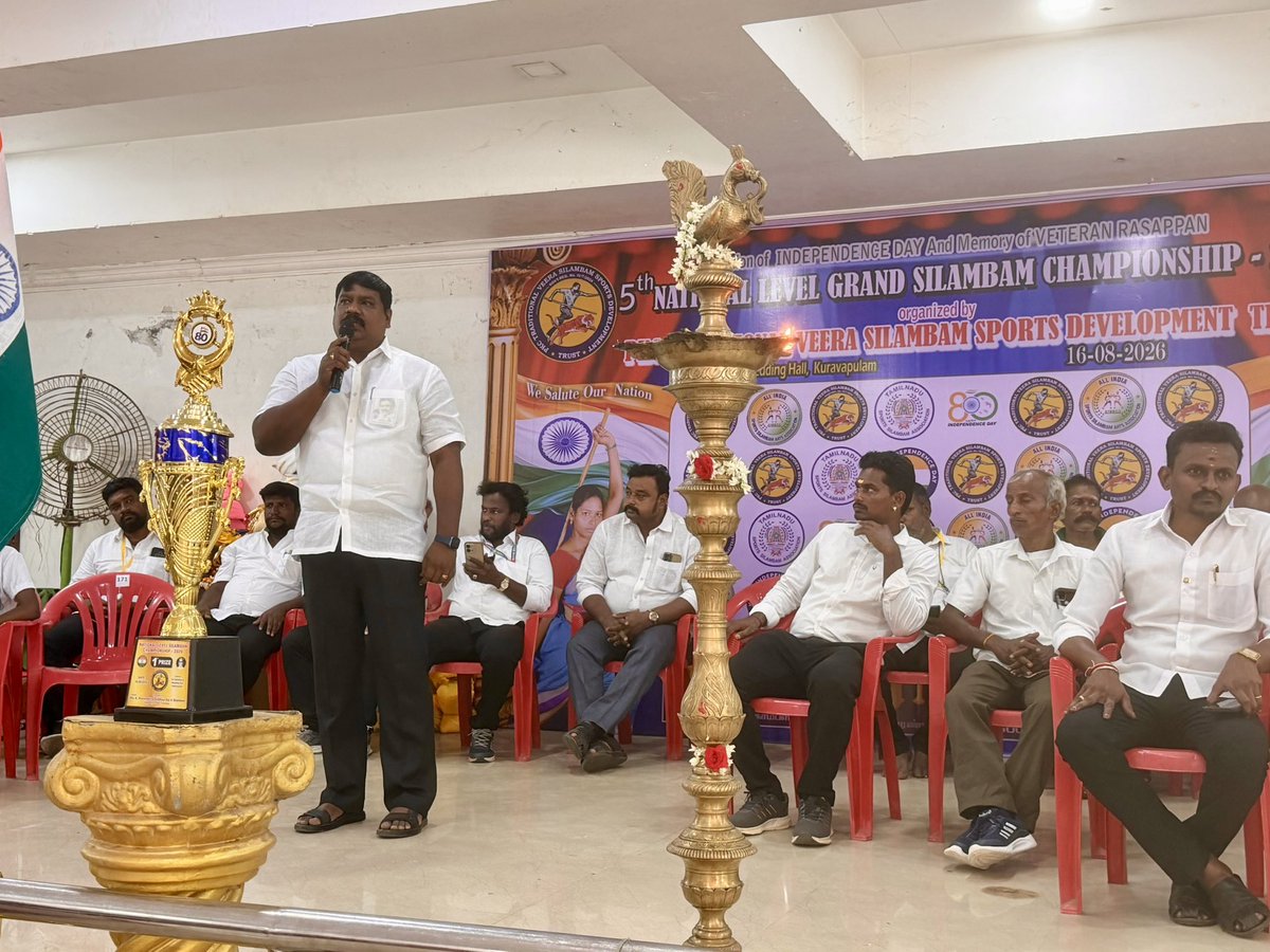 edisonvlk's tweet photo. இன்று வேதாரண்யத்தில் PKC சிலம்பாட்டம் கழகம் நடத்தும் மாநில அளவில் சிலம்பம் போட்டிகளை குத்துவிளக்கேற்றி துவக்கி வைத்தேன். PKC சிலம்பம் ஆசான் புகழேந்திரன் ஏற்பாட்டில் சிலம்பம் போட்டிகள் நடைபெற்றன நிகழ்வில் வேளை பேரூர் செயலாளர் மரிய சார்லஸ்,கந்தையன், ஸ்டாலின்,வெற்றிவேல் MC,வேளை ரோட்டரி சங்கம் நிர்வாகிகள்,சிலம்பாட்டக் கலை ஆசான்கள்,பள்ளி மாணவ மாணவிகள், பொதுமக்கள் பங்கேற்றனர்