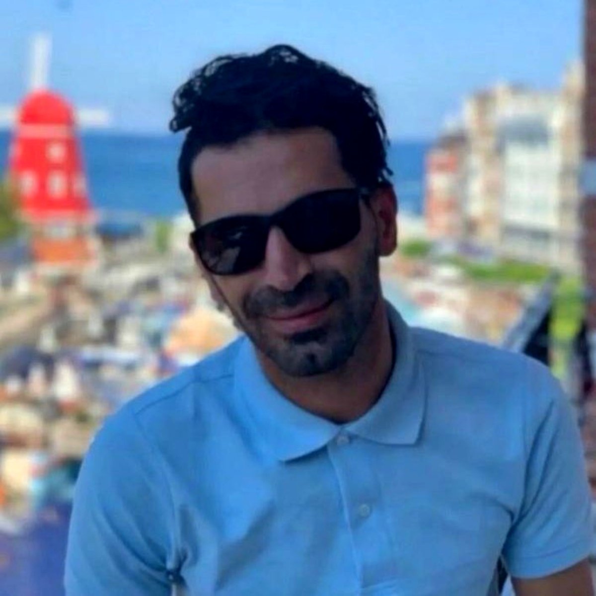 ARDESHIR005's tweet photo. شرمندم که تا وقتی زنده بودی ازت ننوشتم،
 میدونم این کمترین کاری بود که میتونستم برات بکنم:|
ببخش من حتی اسمتم نشنیده بودم💔
#شهرام_صادقی https://t.co/h8yiqTz7lv