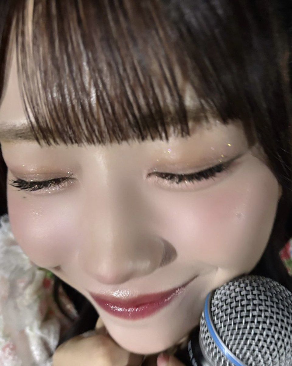 mayumi_ss1227's tweet photo. ライブ始まる前の白石♡ https://t.co/HNJHOAKCeq