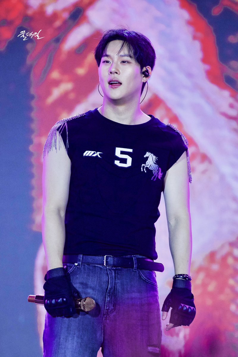 jws88b's tweet photo. i cant believe hes even real https://t.co/XSQvBQsxTf