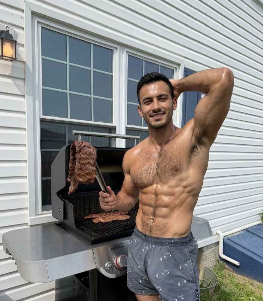 dancooper90's tweet photo. I know you want my meat 😉 https://t.co/cg4y1ltQhD