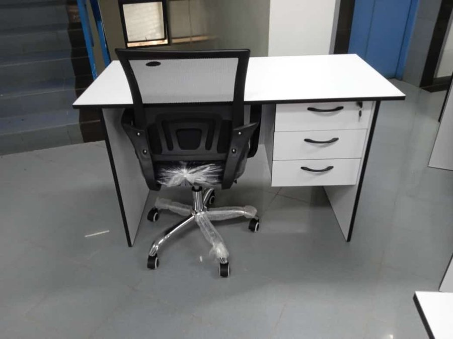 virginHoffice's tweet photo. Wakuu,weka order nikuletee hii kesho asubuhi!
1.2m office desk + secretarial chair set
Price: kshs 10,500/=
Call/WhatsApp: 0703925459
We deliver countrywide in Kenya
#AHPBomaYangu Welcome Jakom HE BabuOwino Homabay #ShereheBomba FreshAndEasy #Quickmart72 Shame https://t.co/4hoXKdaMsZ