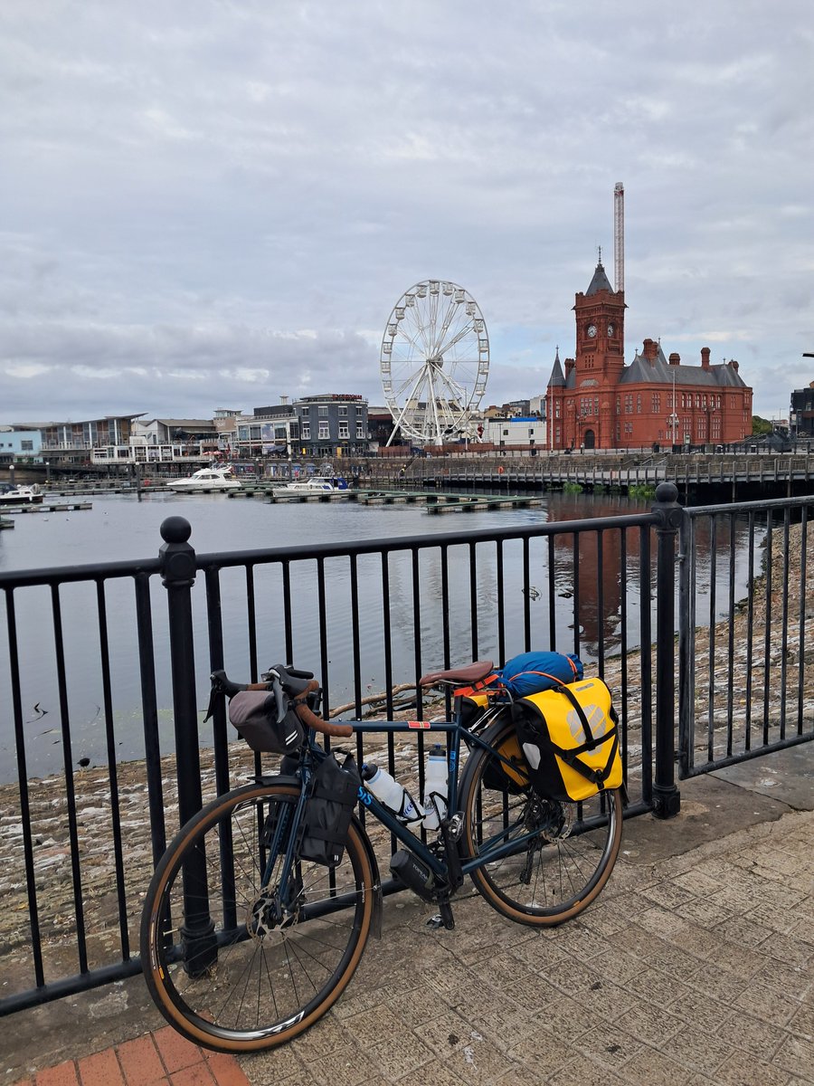 CB_cycles's tweet photo. And we're off! The #TransWales ##TourofBritain edition has begun π΄ββοΈπ΄σ §σ ’σ ·σ ¬σ ³σ Ώ
Start line: Cardiff Bay Barage
Finish line: Great Orme, Llandudno
#cycling #bikepacking #adventurewales https://t.co/HfHlcIHfDC