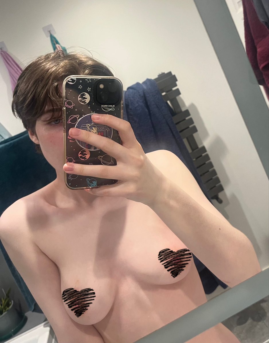 PrettyPuppy077's tweet photo. Should I be a camboy https://t.co/dth9aIyGKR